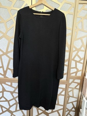 ST. JOHN Black Wool Knit Sheath Knee Length Long Sleeve Gold Hardware Size 8 VTG