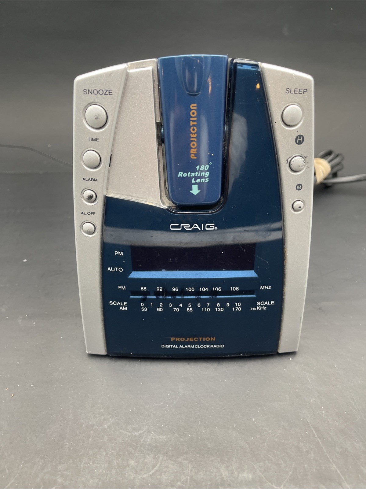 Craig Alarm Clock Radio Digital Projection Rotating Lens AM/FM Model CR41025