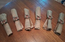 Set of 6 Kim Seybert Gem Wreath Napkin Rings & Gold Napkins.
