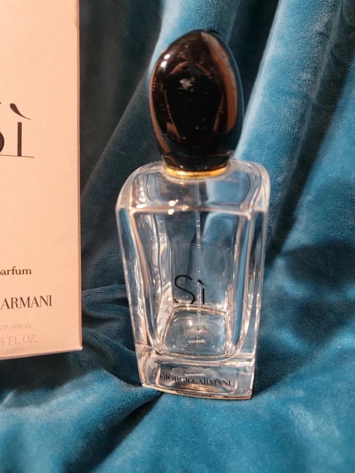 Botella de perfume vacía Giorgio Armani Si con caja original Foto 2 de 4