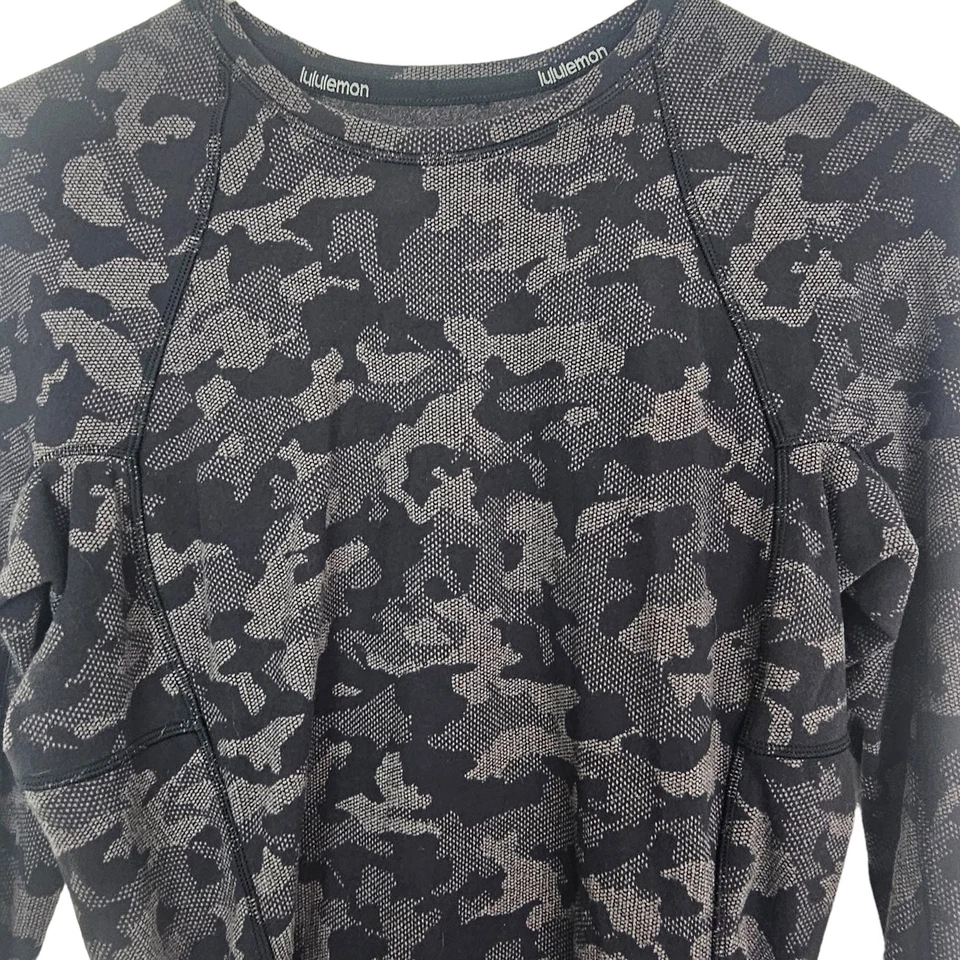 Lululemon Shirt Women 8 Black Camo T-Shirt Close to Crossing Athletic Top Women - Imagem 2 de 4