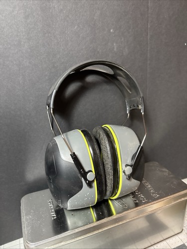 3M PELTOR X4A EARMUFF / EAR PROTECTION, GREEN / GRAY.