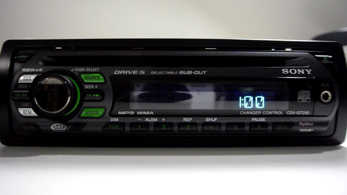 Sony CDX-GT310 Single Din CD Player AM FM Radio High Power Sub Out