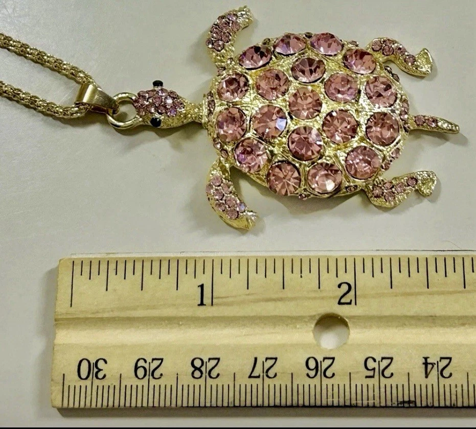 Collar cadena tortuga estrás rosa Betsey Johnson nuevo con etiquetas Foto 3 de 4