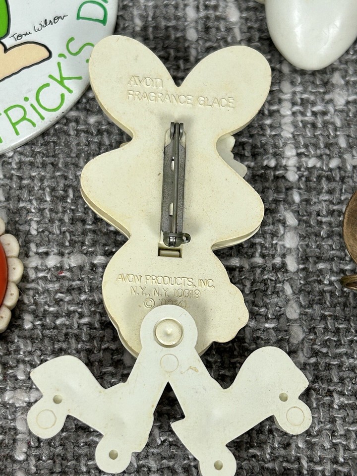 Vintage Pin Lot 1980s Retro Rainbow Ziggy Tiger Hearts 12 Pcs Flair