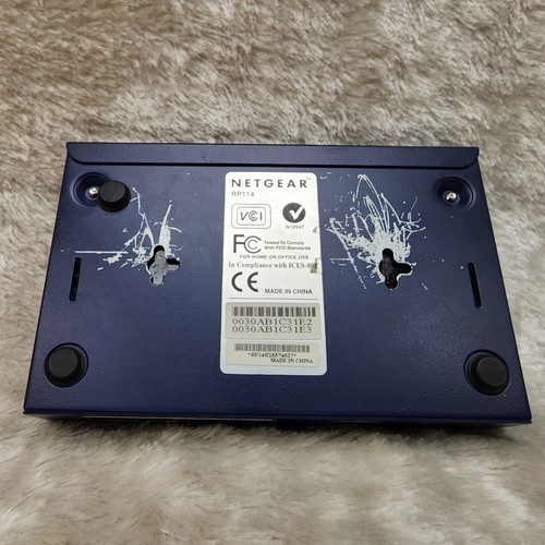 NETGEAR - RP114 - Web Safe Router 100 Mbps 4-Port 10/100 Wireless Router - Picture 6 of 8