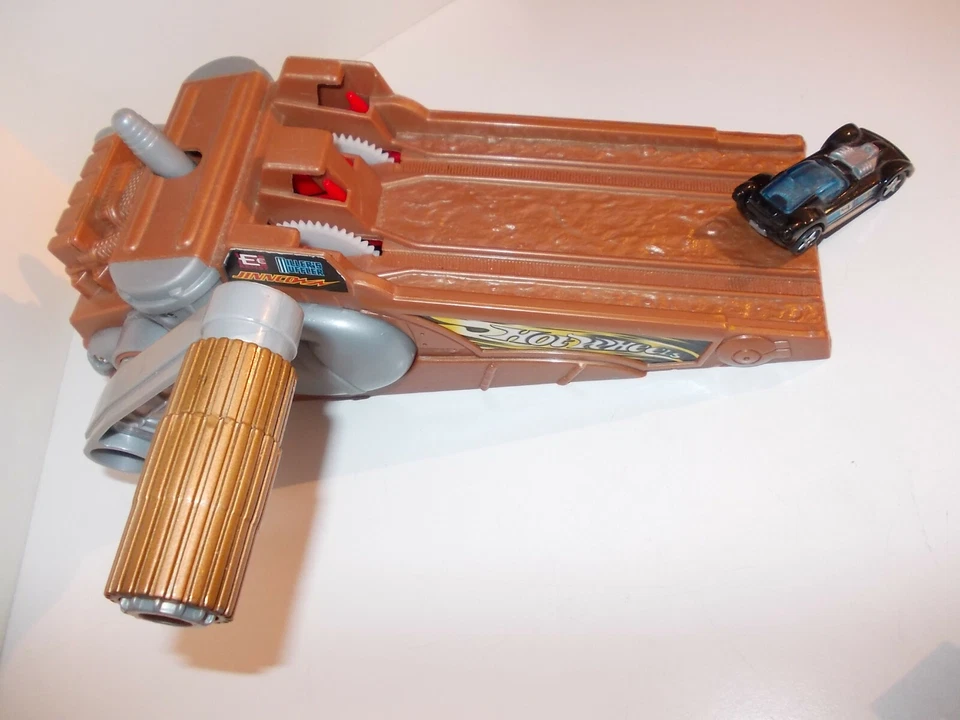 LOTTO STOCK 14 MODELLINI AUTO Hot Wheels + RAMPA PISTA ANNI 80 /90 DA COLLEZIONE - Immagine 2 di 4