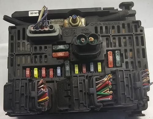 BOITIER BSM SERVITUDE L06-00 Siemens peugeot/citroen - Picture 3 of 3