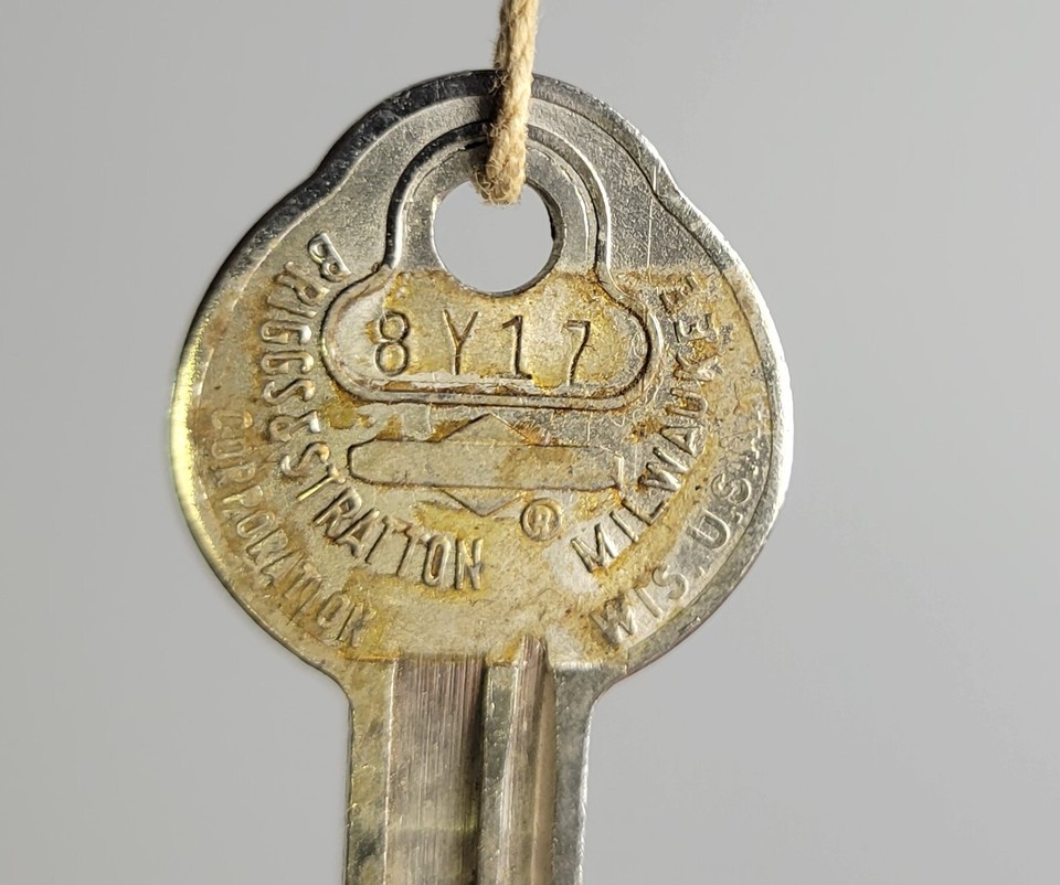 *B36) Vintage Set of 1960s GM Ignition Glove Box Keys Briggs Stratton