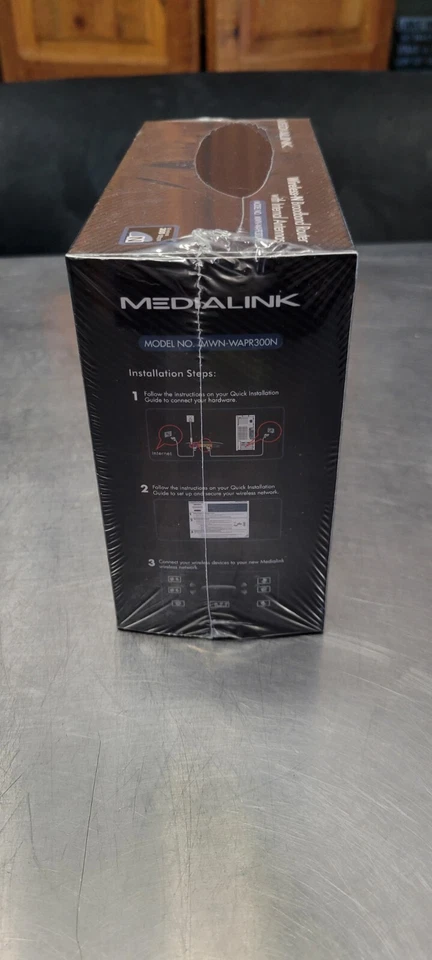 Medialink - Wireless N Broadband Router - 300 Mbps - 2.4GHz - 802.11n New In Box - Image 2 of 4
