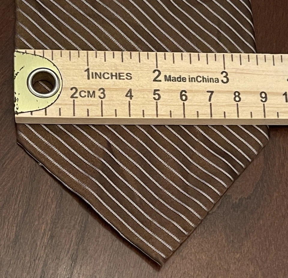 Claiborne Brown Hand Made 100% Silk Men’s Neck Tie Made In China - Image 4 of 4