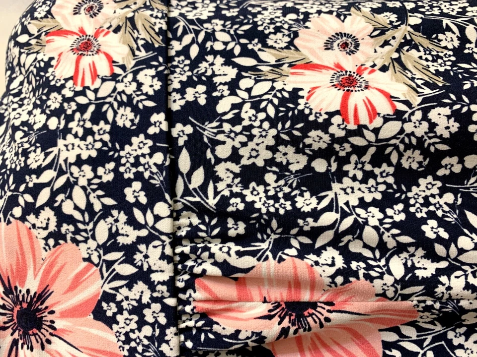 Top pintuck floral azul marino 2X Charter Club para mujer Foto 3 de 4