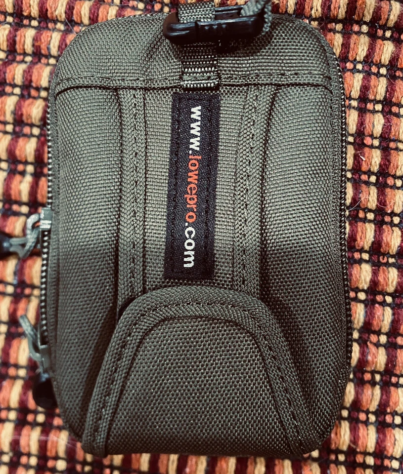 Lowepro Geneva 10 Black Compact Padded Case - Image 3 of 4