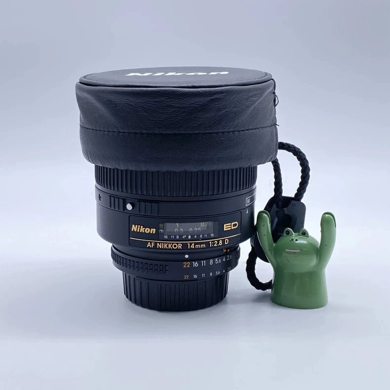 Lente ultra gran angular Nikon AF Nikkor 14 mm f/2,8D ED para Nikon F Nikon FX Foto 2 de 4