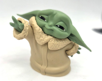 Baby Yoda Small  Figurine Plastic Star Wars Toy Mandalorian Child Grogu Cake Top