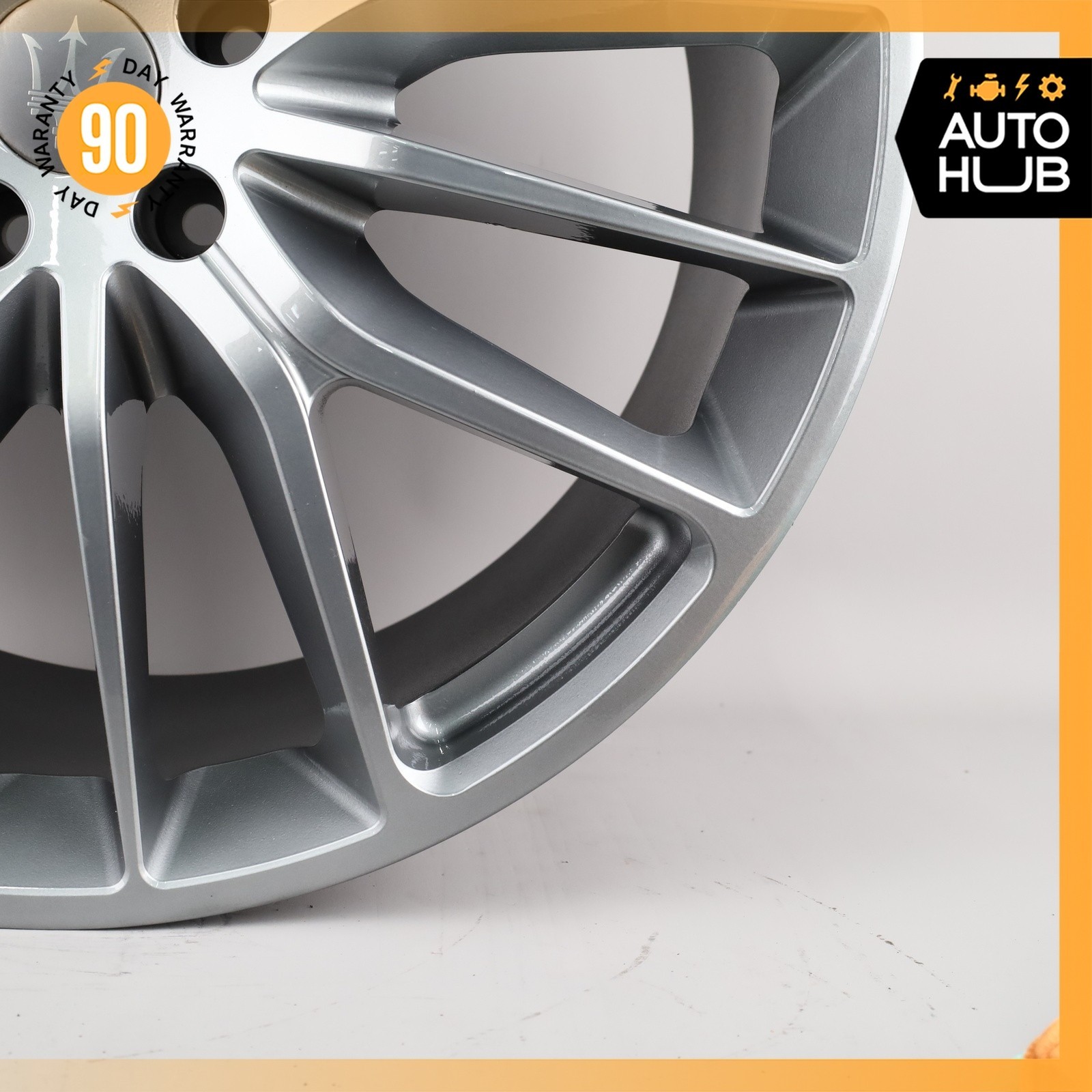Maserati Ghibli S Q4 M157 10.5 x 21 21" Rear Wheel Rim 670011859 OEM