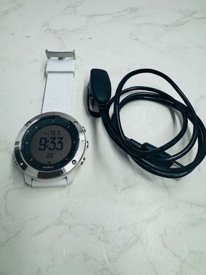 SUUNTO TRAVERSE OW151 Smartwatch White - Working