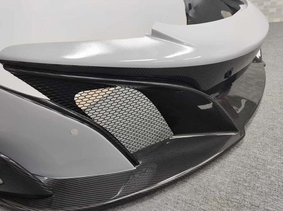 Parachoques delantero de fibra de carbono real 675LT red media inferior para McLaren 650S 2013-2018 Foto 2 de 4