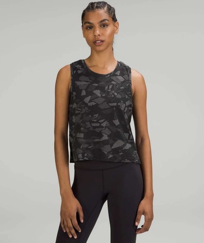 Lululemon NWT Train to Be Tank Relaxed Fit Size 4 MIPK/GULG 07830 Black Motif