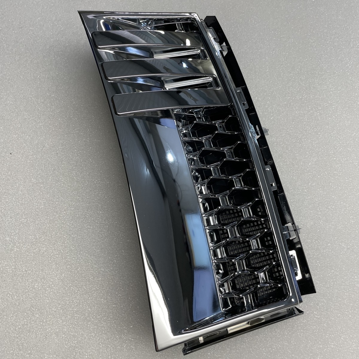 Right Side Full Chrome Autobiography Style Side Vent for Range Rover L322