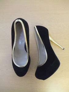 ladies gold heels uk