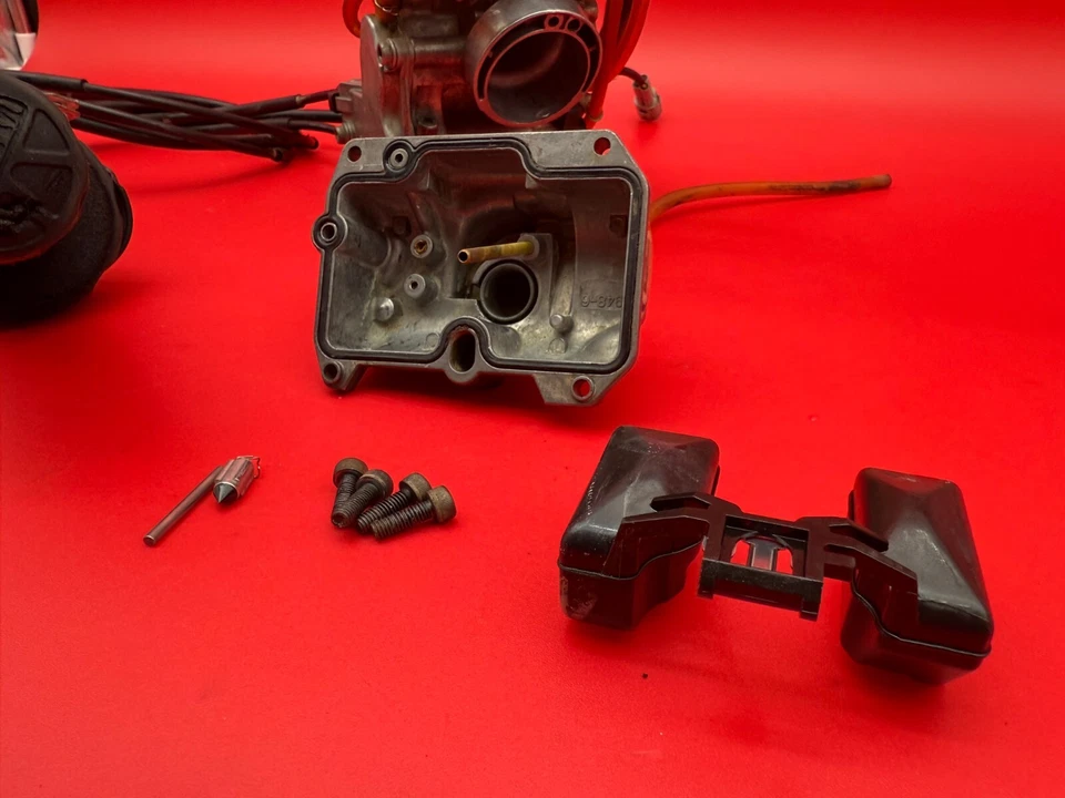 Впускной коллектор троса дроссельной заслонки карбюратора в сборе от оригинального производителя Yamaha 2008 YZ250F KEIHIN - Изображение 3 из 4