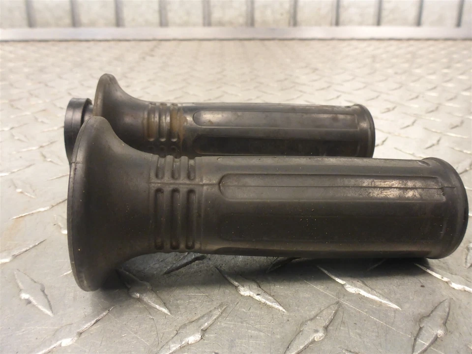 Par de empuñaduras eliminadoras tubo acelerador Kawasaki BN125-A BN 125 02  Foto 4 de 4