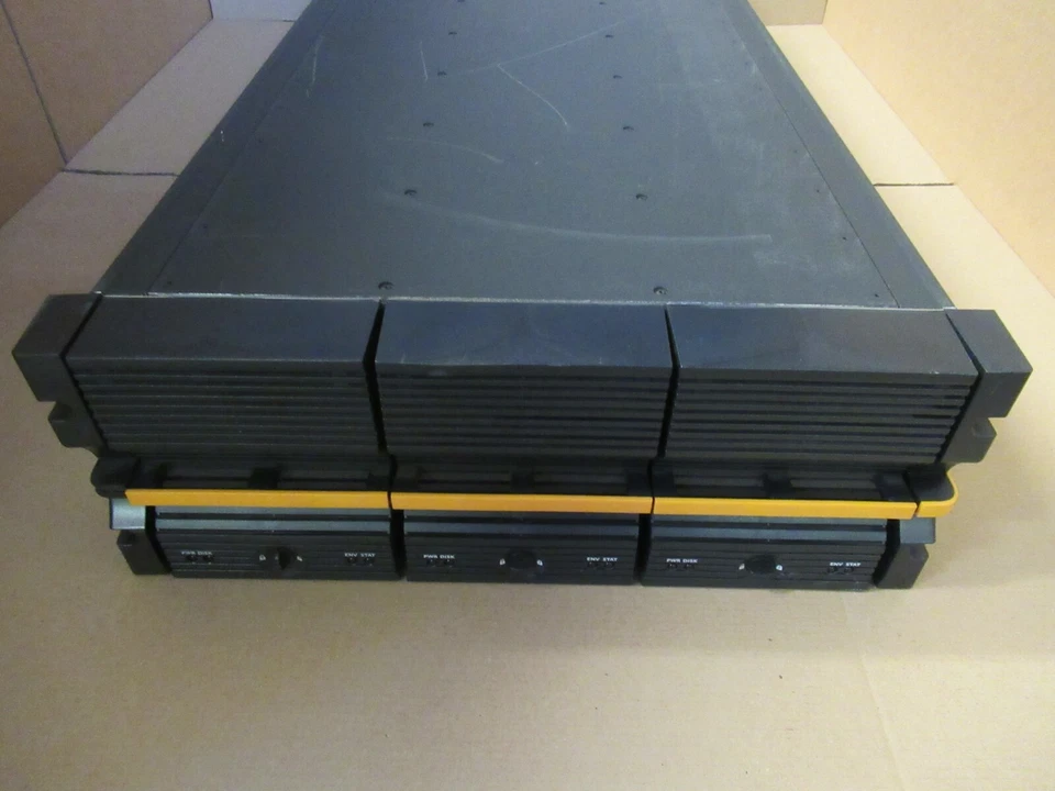 Nexsan E60 SAN Storage System E602-40/2 60Bay 2x PSU 2x iSCSI Dual FC Controller - Image 2 of 4