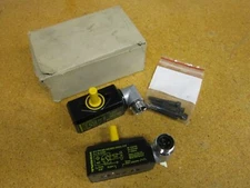 Turck 42052 Bi2-PRS 260-ADZ30X2-B1631/S34 Proximity Sensors 20-250VAC (Lot of 2)