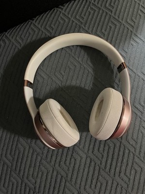 Beats by Dr. Dre Solo3 Wireless On the Ear Headphones - Rose Gold