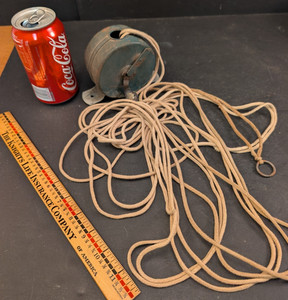 Vintage Used Indoor Wall Mounted Retractable Clothesline Dbl 15' cord