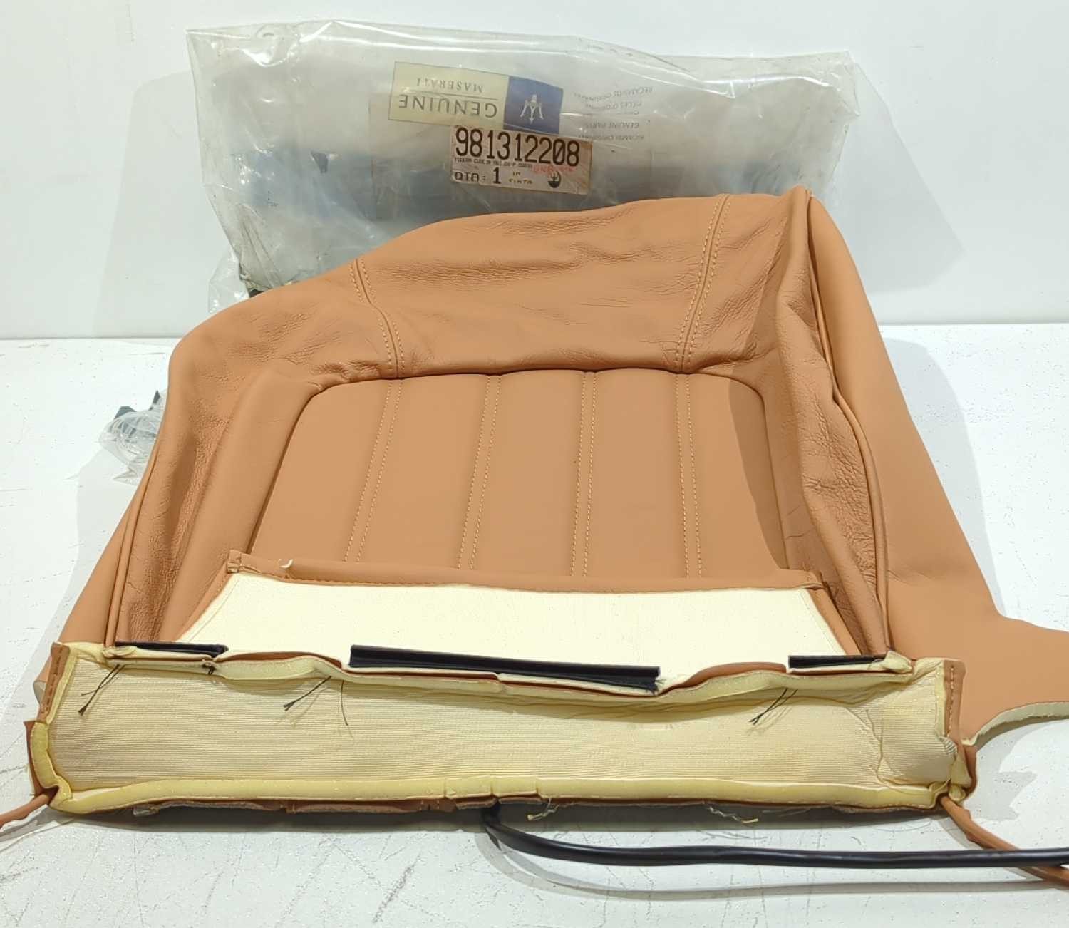 New OEM Maserati RH Rear Upper Leather Seat Cover 2003-2008 Quattroporte saddle