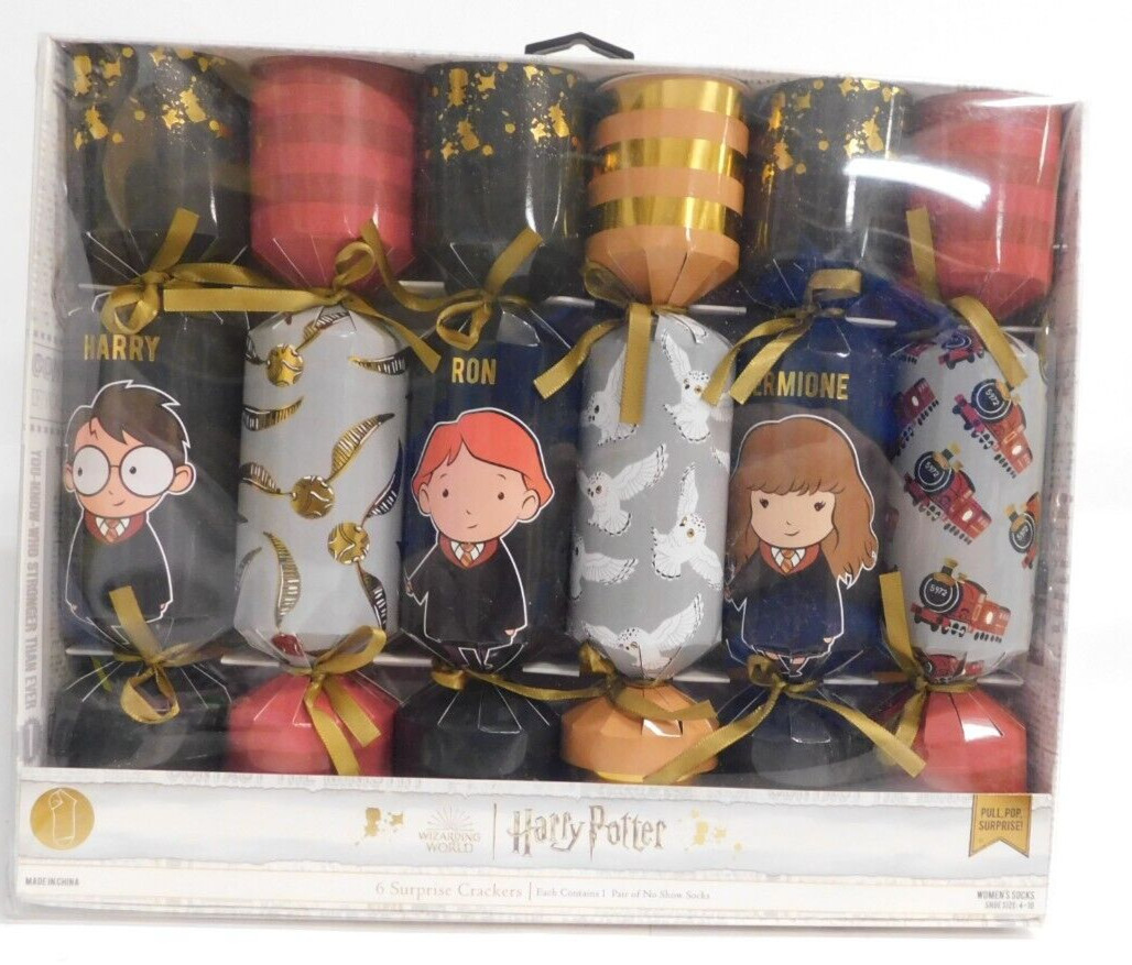 Harry Potter 6 Surprise Crackers /Socks In Each one of different