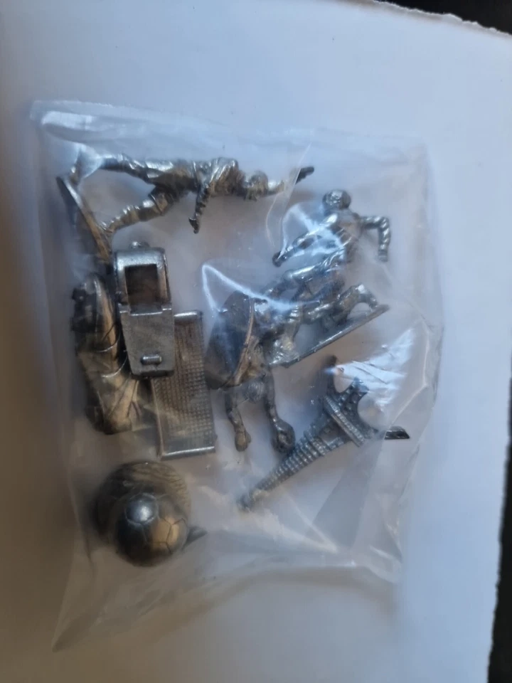 pions de jeu  Monopoly Equipe de France de Football 2001- sachet scellé ,neuf - Photo 2/2