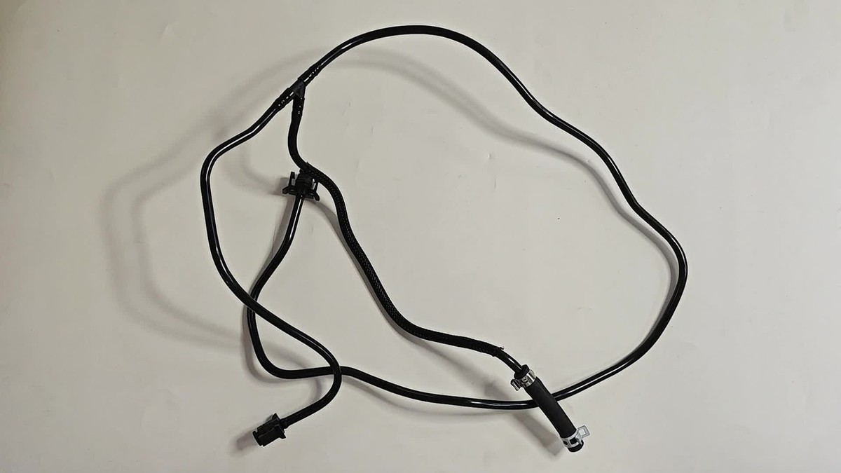 CV6Z-8K012-K Coolant Reservoir Hose For Ford Focus 2012 2013 2014