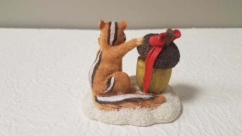 CHARMING TAILS "PEEKING AT PRESENTS" FIGURINE BRAND NEW IN BOX - Picture 4 of 9