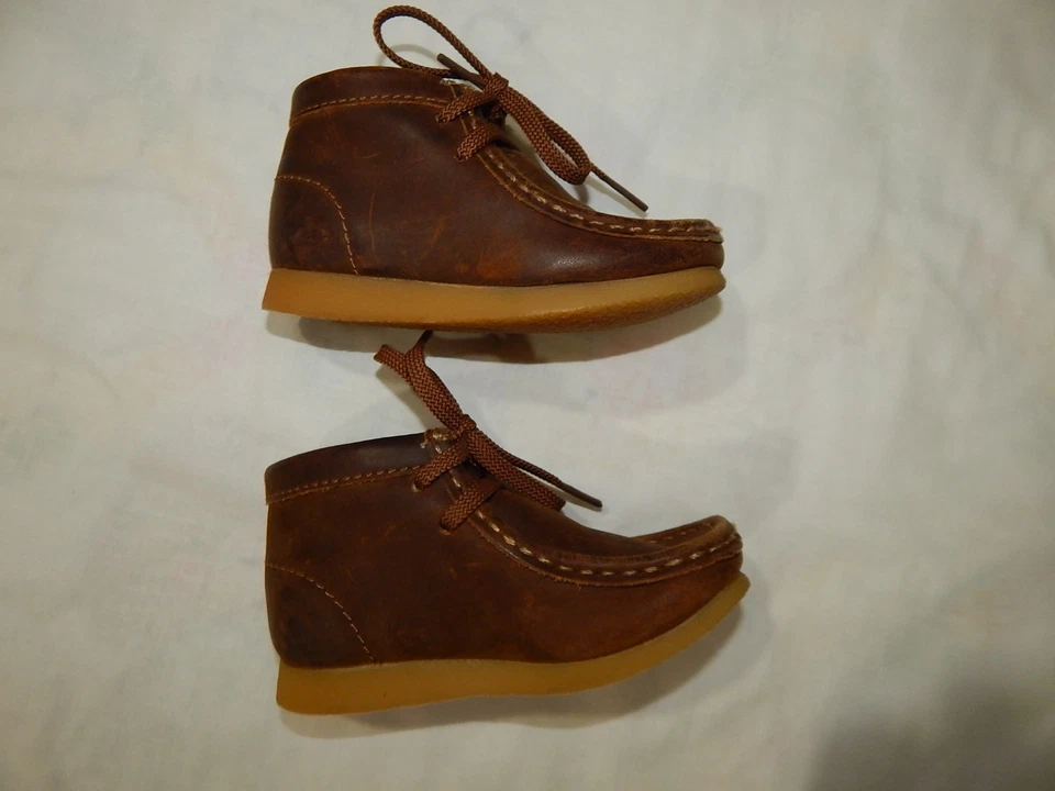 Clarks Botas Niños 7W Cuero Marrón Desierto Suela Crepé Informales Zapatos con Cordones NUEVO Foto 3 de 4