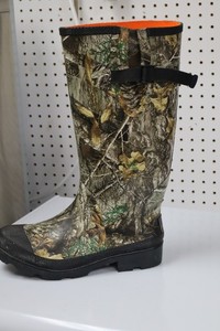 Magellan Outdoors Men's Rubber Hunting Boot Size 8 Left, Pre-owned