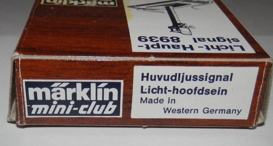 Marklin Mini Club Z Scale Lighted Home Signal Red & Green #8939 - Image 4 of 4