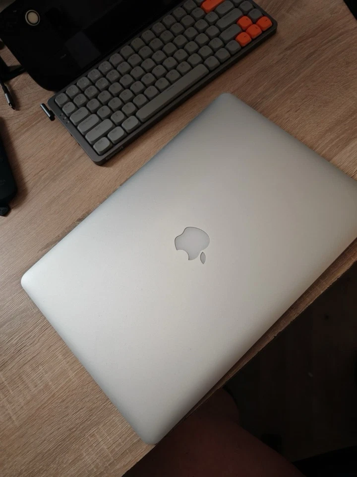 MacBook Pro 15 Zoll englisch Layout 1TB SSD i7 16GB QWERTY - Bild 2 von 3