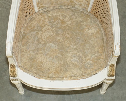 VINTAGE FRENCH COUNTRY HOUSE 1940'S ORIGINAL PAINT BERGERE RATTAN ARMCHAIR - Picture 17 of 21