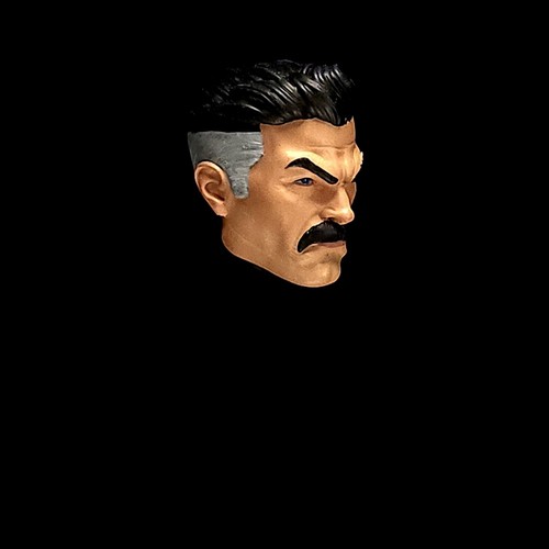 Cómics de imágenes increíbles pintados de Omni Man con escultura de cabeza personalizada de 6 pulgadas a escala de 7 pulgadas - Imagen 2 de 6