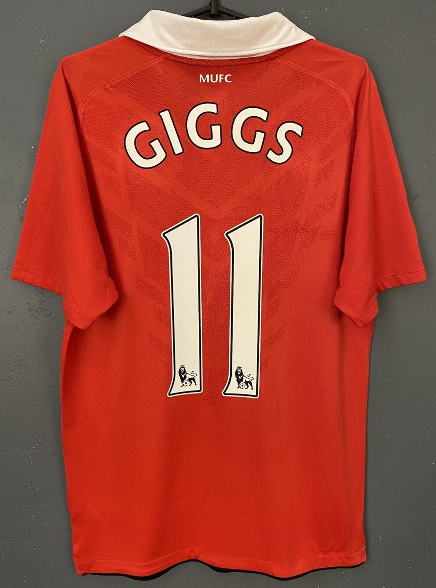 Manchester United Ryan Giggs Tシャツ MEN'S MANCHESTER UNITED 2010/2011 RYAN GIGGS SOCCER FOOTBALL SHIRT