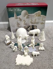 Trim a Home Holiday Alaskan Christmas Village 15 Pc Vintage Polar Bears Penguins