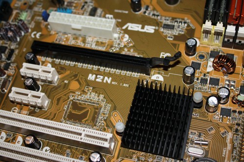 Asus M2N Am2 AMD PCI-E DDR2 Mainboard mit Athlon 64 5600+ ADA5600IAA5DO - Photo 2/7