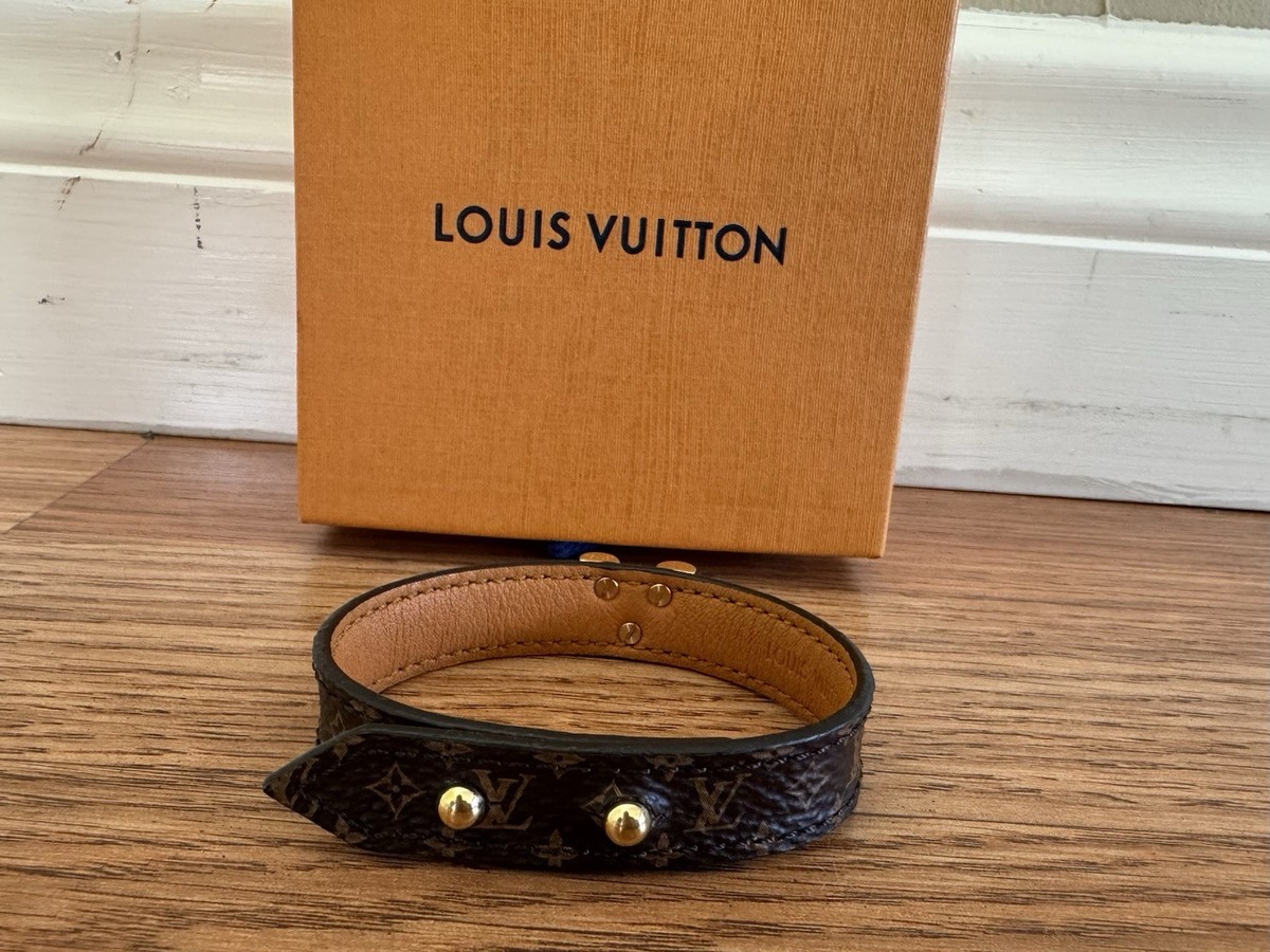 Louis Vuitton バングル ブレスレット 17cm essential v bracelet Size 17cm Monogram | eBay