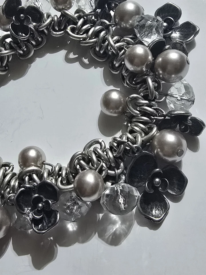 Pulsera elástica Chico de colección tono plateado flor transparente perla cuentas clanky racimo Foto 2 de 4