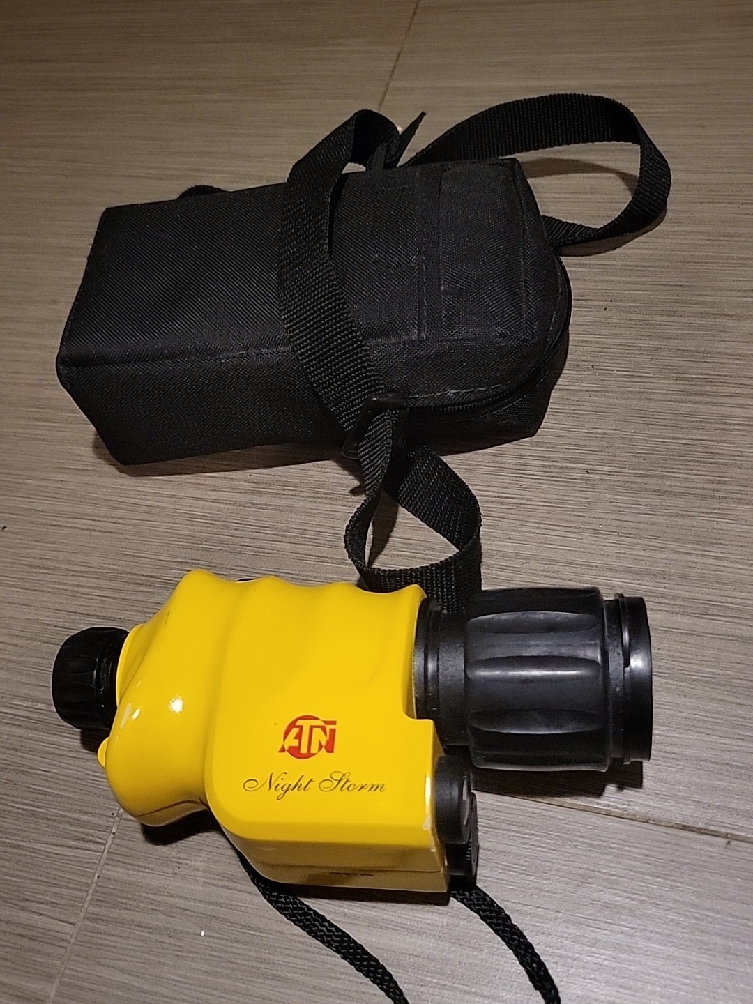 Monocular Yellow Tested Great