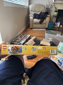 LEGO Creator Lakeside Lodge 31048 Sealed Retired Set