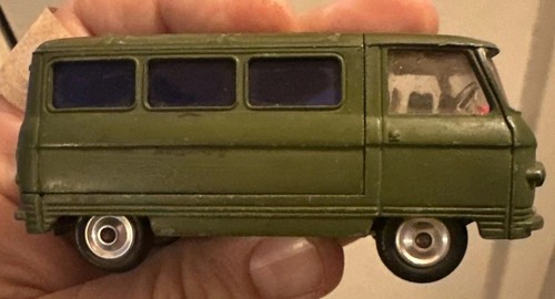 Corgi #354 Commer 3/4 Ton Chassis Military Ambulance; Green 1/43 Made In UK 1964 - Picture 9 of 18